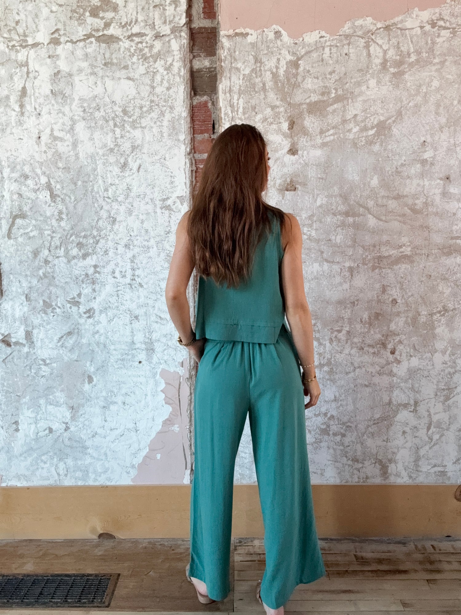 Solid Woven Linen Sleeveless Top & Pants Set
