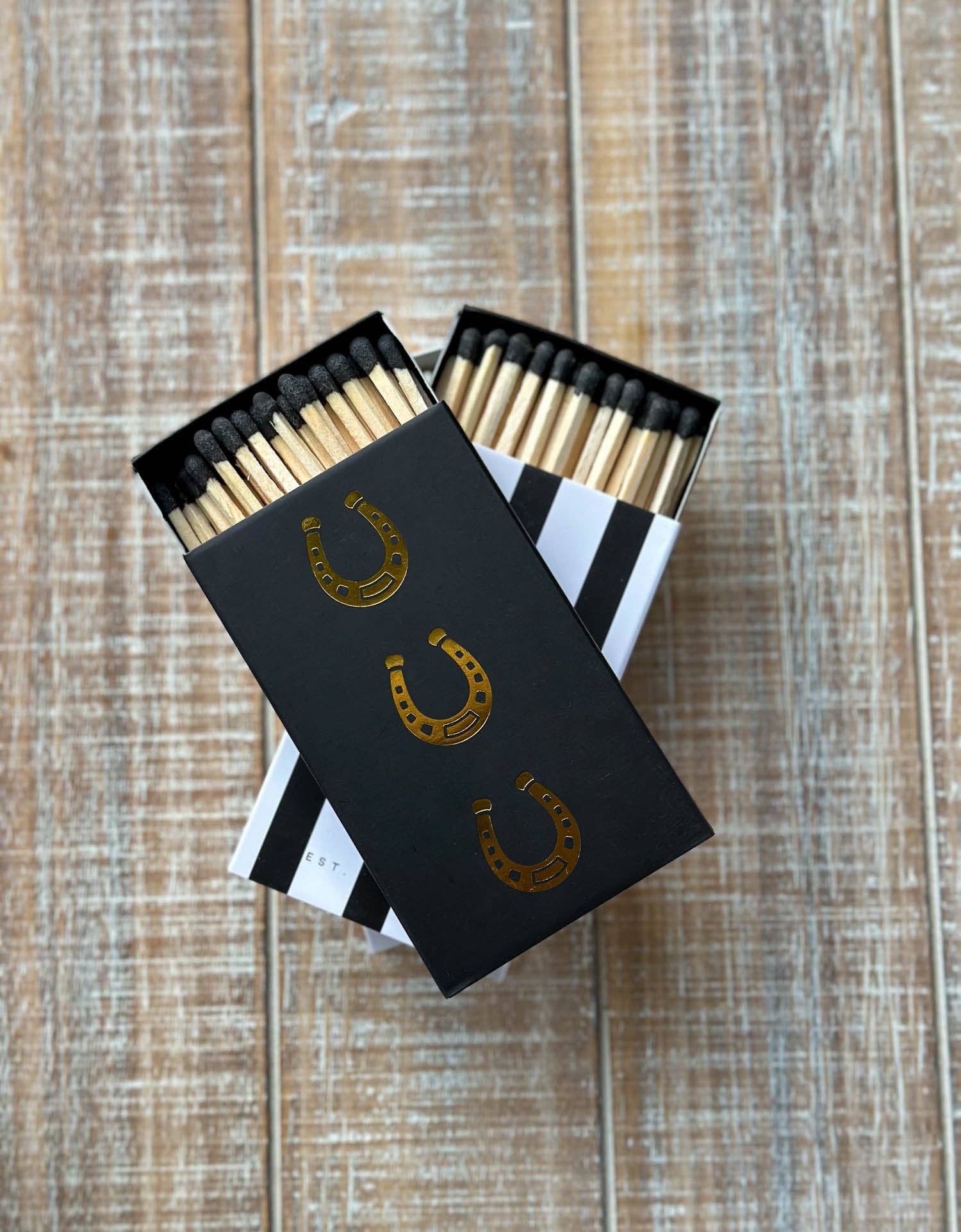 Black Oversized Horseshoe Matches