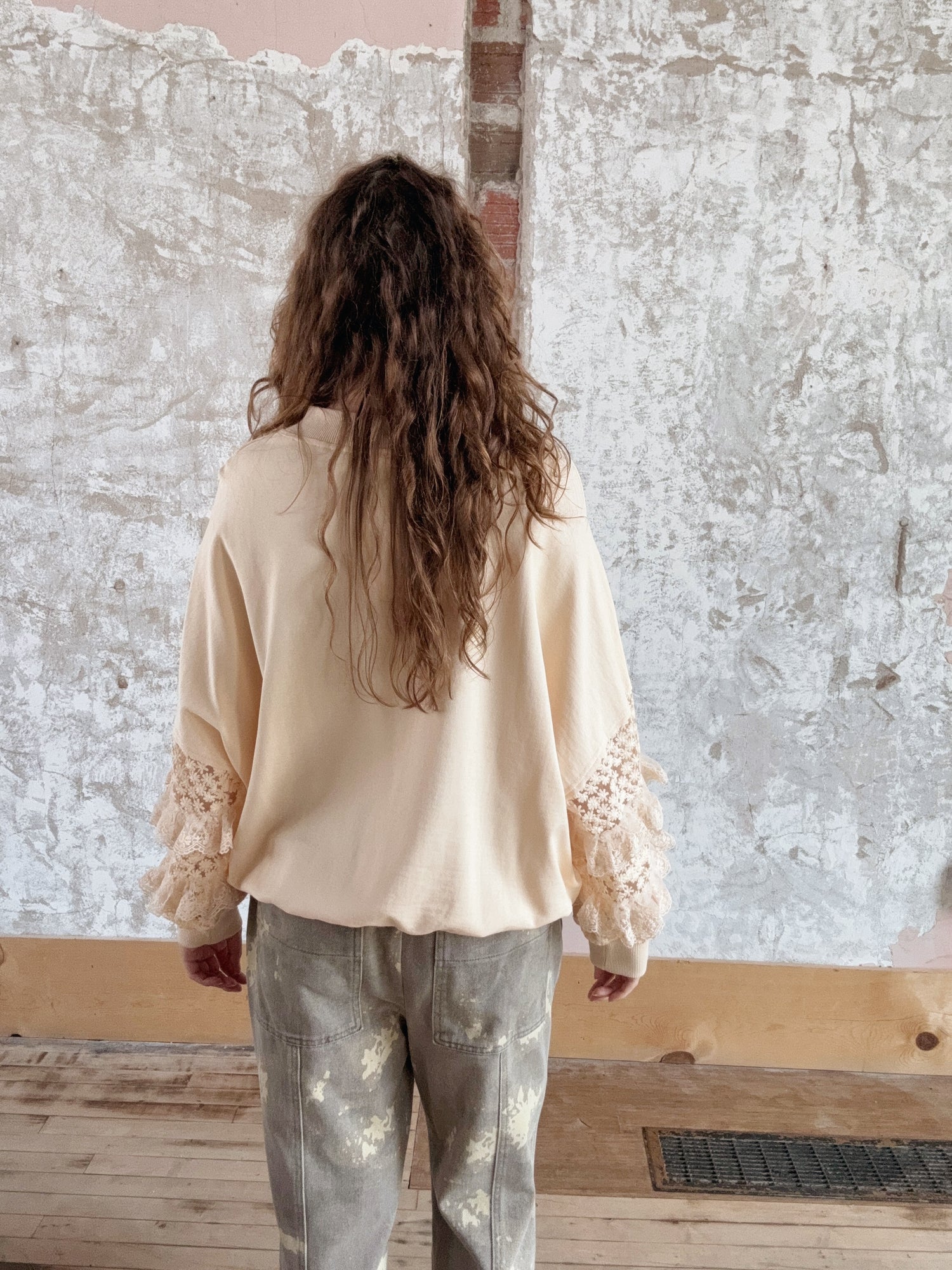 Lace Sleeve Contrast Terry Pullover