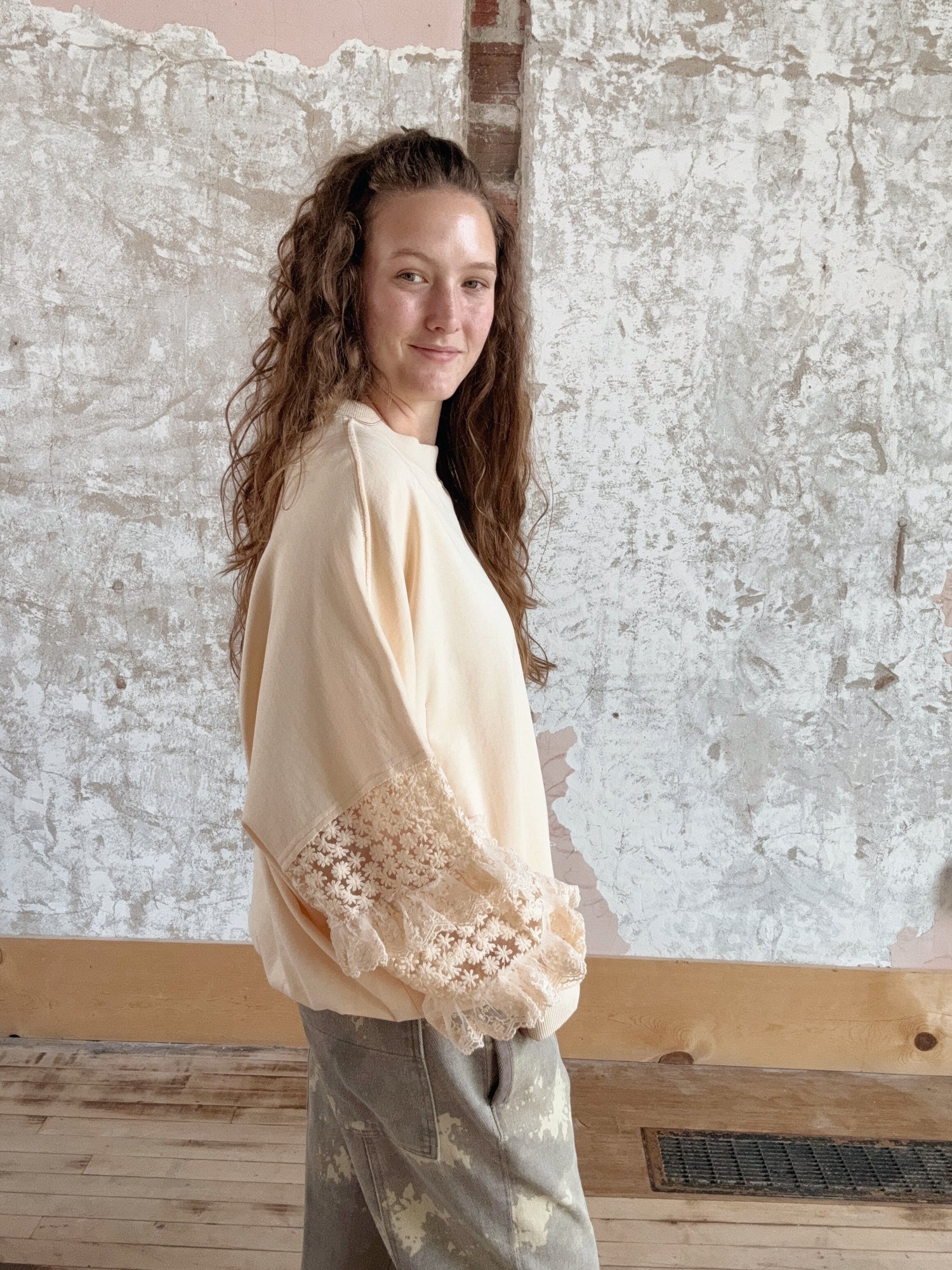 Lace Sleeve Contrast Terry Pullover