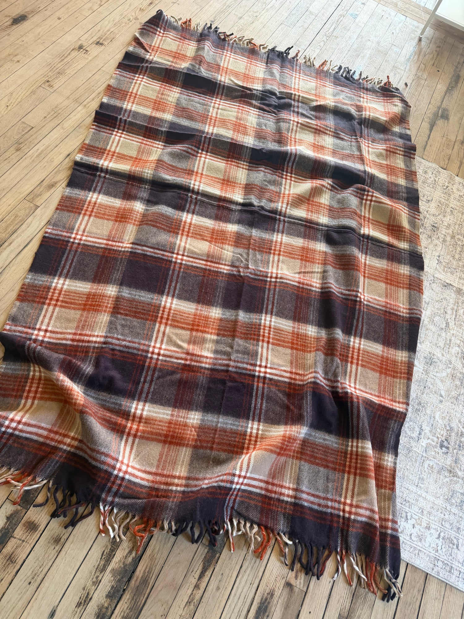 VINTAGE // brown plaid blanket