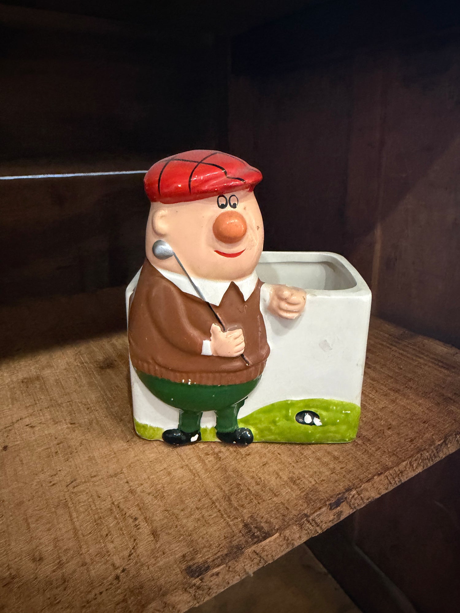 VINTAGE // golfer planter