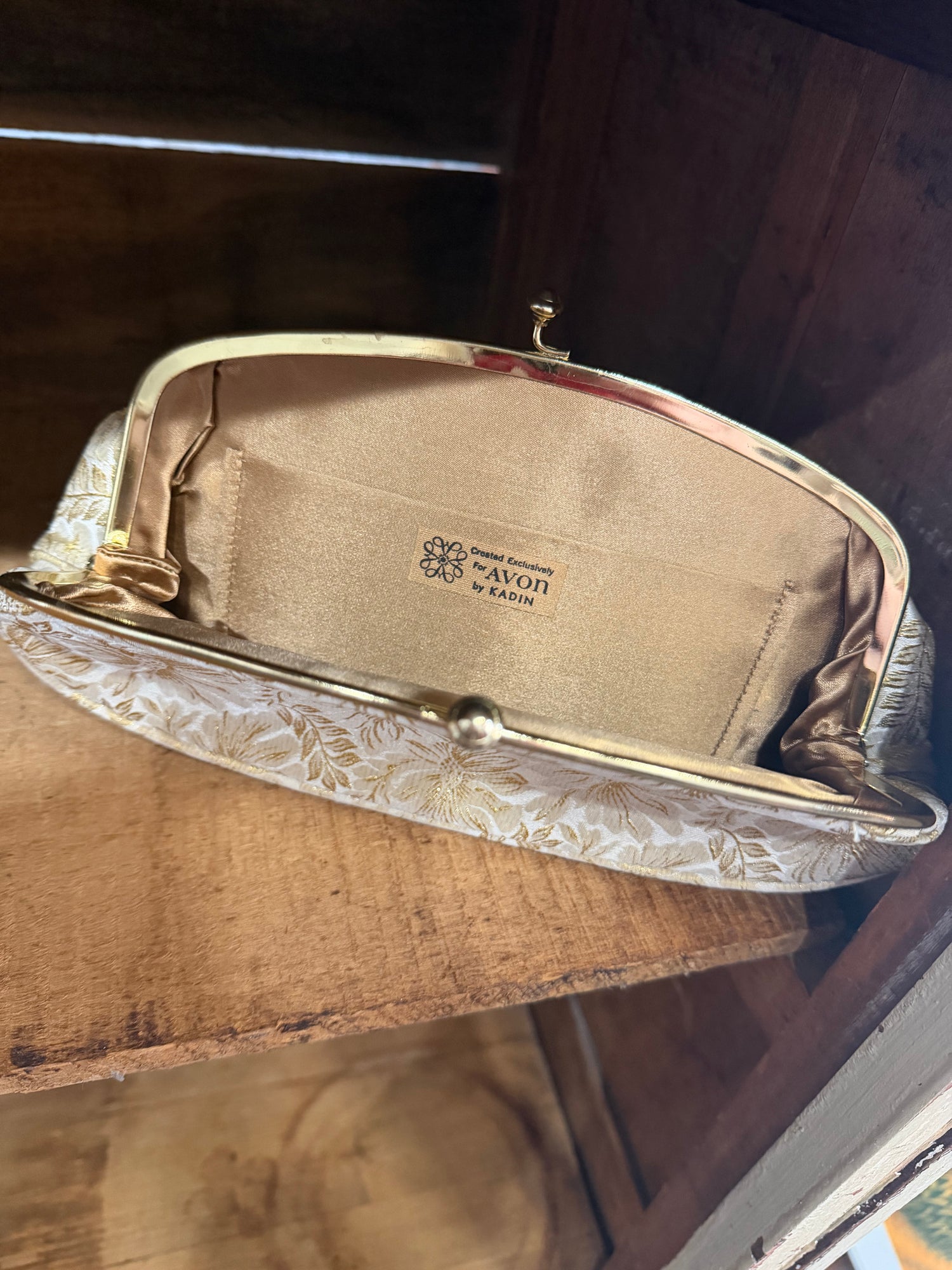 VINTAGE // gold clutch